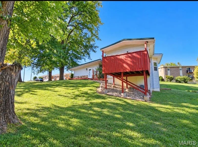 812 Pralle Lane, St Charles, MO 63303 — listing photo 7 of 48