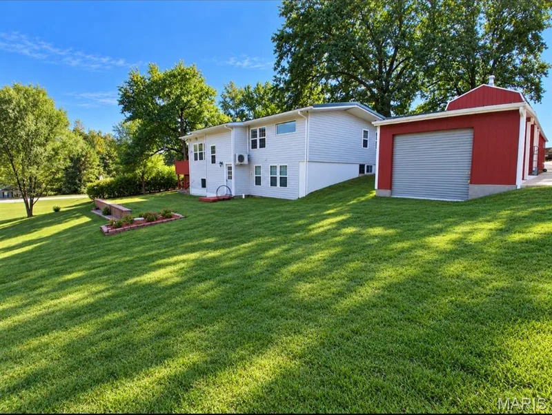 812 Pralle Lane, St Charles, MO 63303 — listing photo 9 of 48