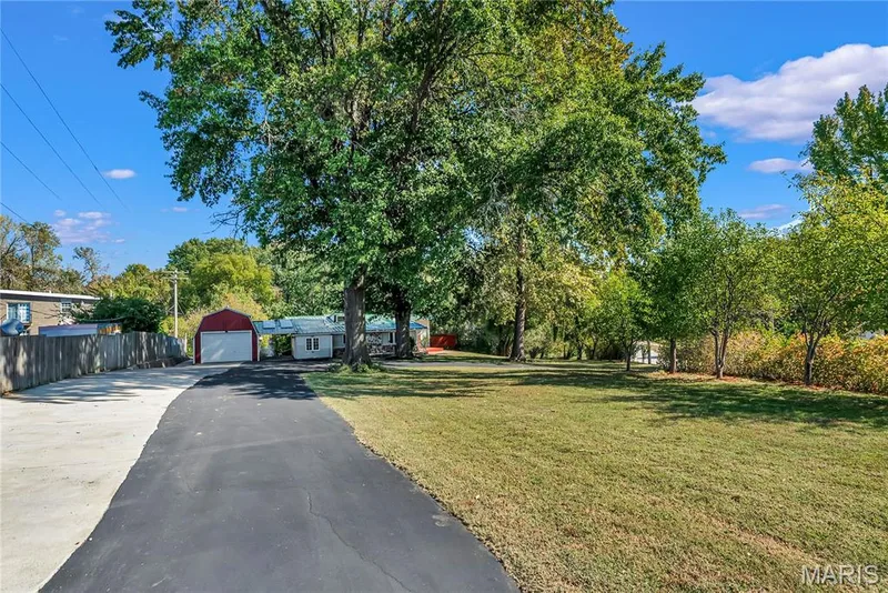 812 Pralle Lane, St Charles, MO 63303 — listing photo 3 of 48