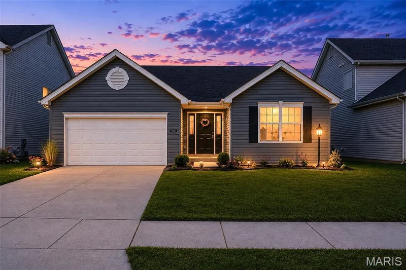 724 Palisades Drive, St Charles, MO β listing photo 1