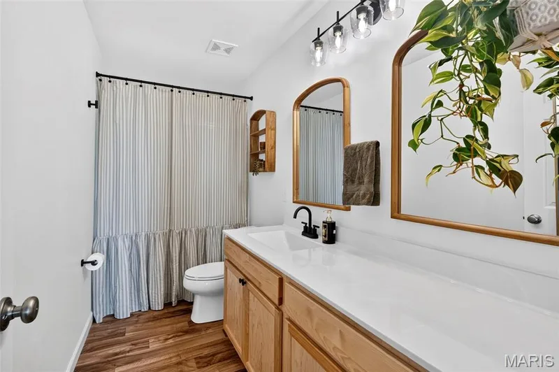 724 Palisades Drive, St Charles, MO 63301 — listing photo 3 of 29