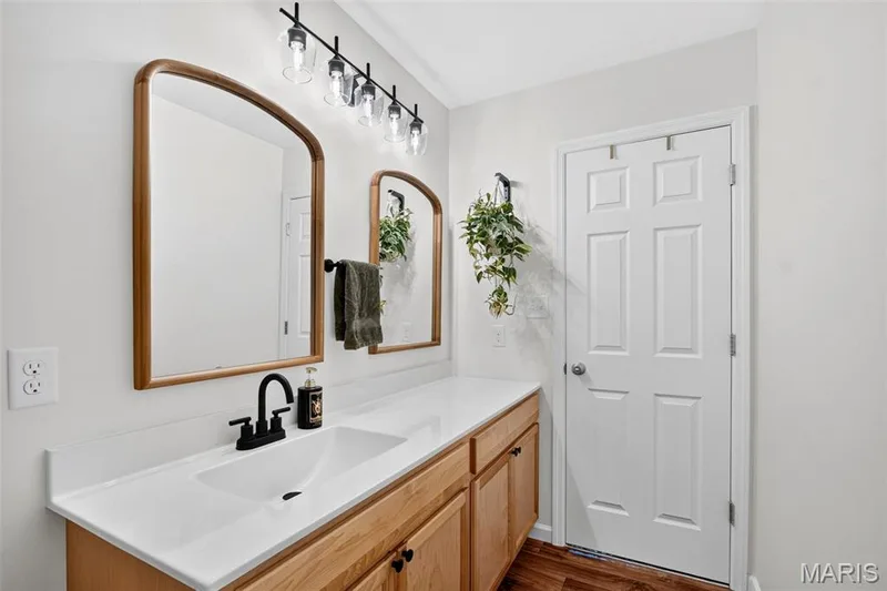 724 Palisades Drive, St Charles, MO 63301 — listing photo 18 of 29