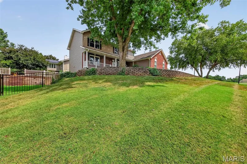 701 Loretta Drive, O'Fallon, MO 63366 — listing photo 4 of 78