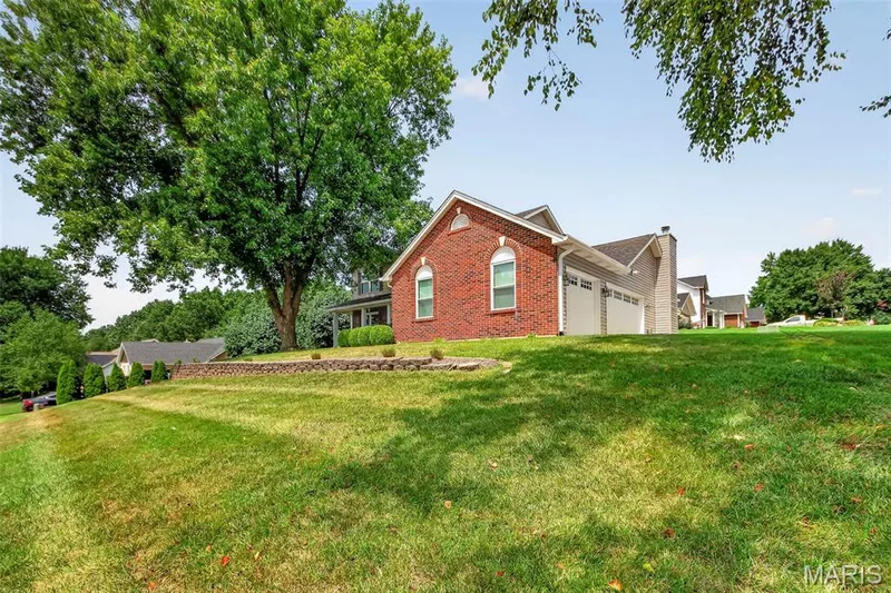 701 Loretta Drive, O'Fallon, MO 63366 — listing photo 5 of 78