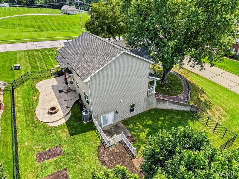 701 Loretta Drive, O'Fallon, MO 63366 — listing photo 3 of 78