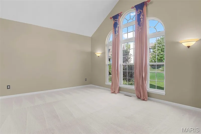 6 Crestwyck Court, Lake St. Louis, MO 63367 — listing photo 5 of 55