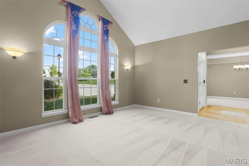 6 Crestwyck Court, Lake St. Louis, MO 63367 — listing photo 6 of 55