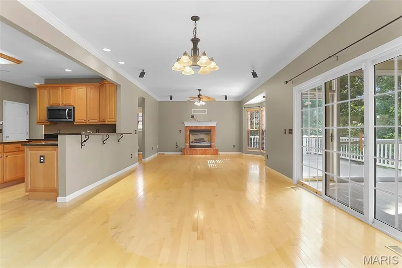 6 Crestwyck Court, Lake St. Louis, MO 63367 — listing photo 12 of 55