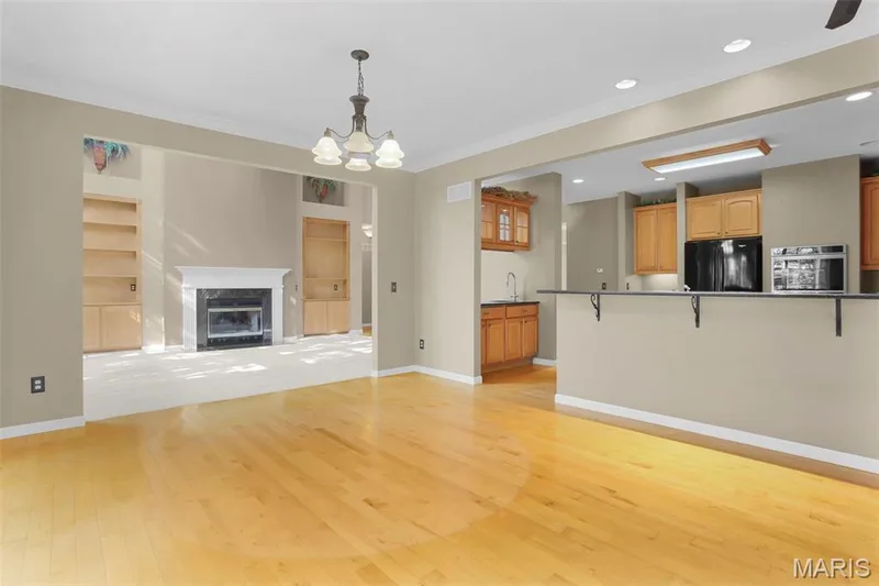 6 Crestwyck Court, Lake St. Louis, MO 63367 — listing photo 13 of 55