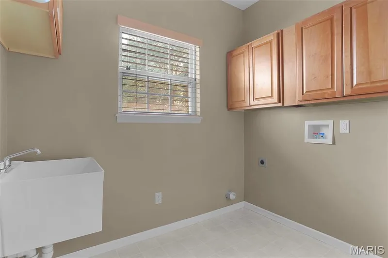 6 Crestwyck Court, Lake St. Louis, MO 63367 — listing photo 20 of 55