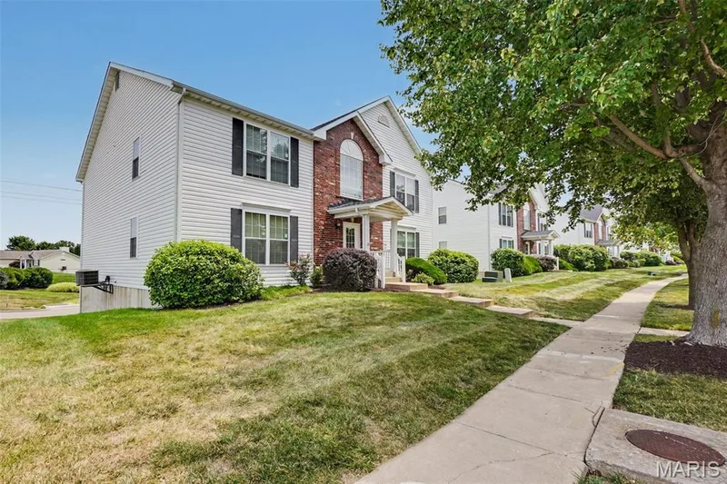 692 Homerun Drive #62N, O'Fallon, MO 63366 — listing photo 3 of 25