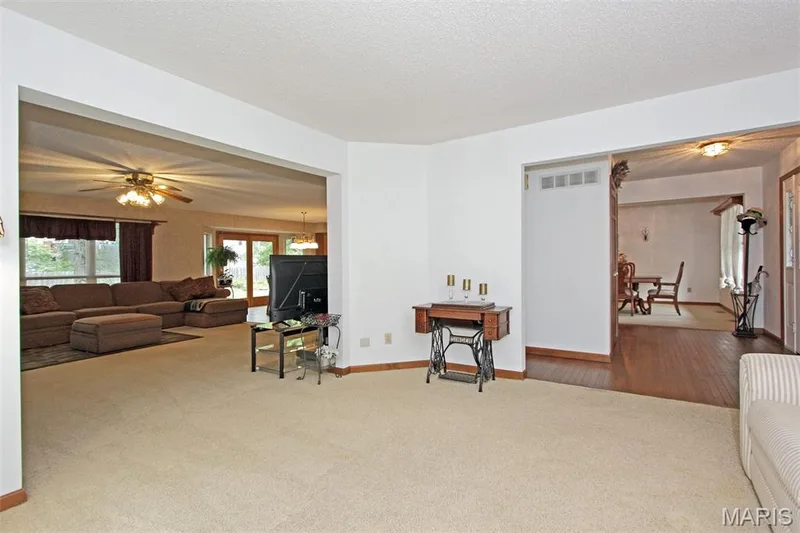16 Staunton Way, O'Fallon, MO 63368 — listing photo 25 of 52