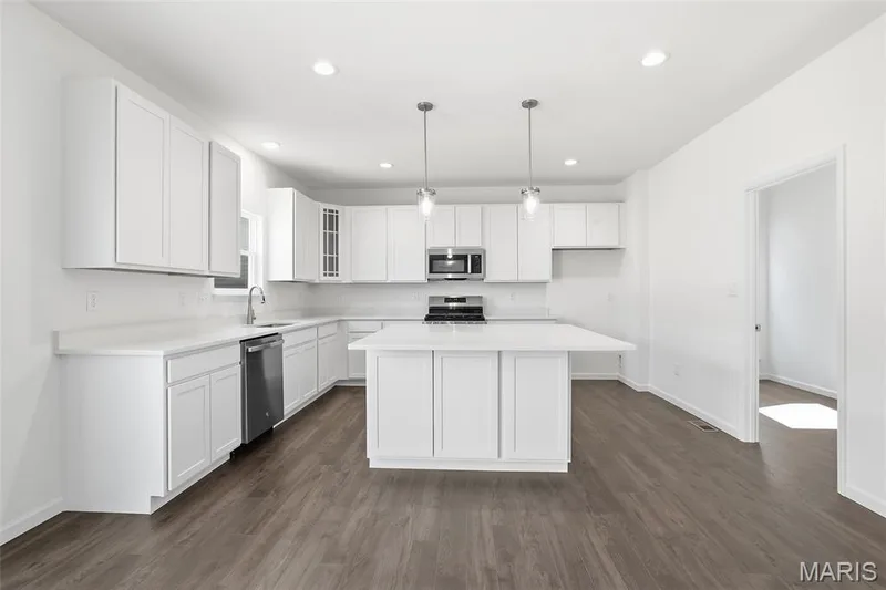 24 Bluestem Court, Lake St. Louis, MO 63367 — listing photo 10 of 26
