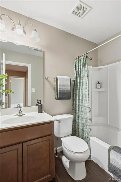 27 Loris Lane, St Charles, MO 63303 — listing photo 14 of 32