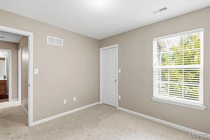 27 Loris Lane, St Charles, MO 63303 — listing photo 19 of 32
