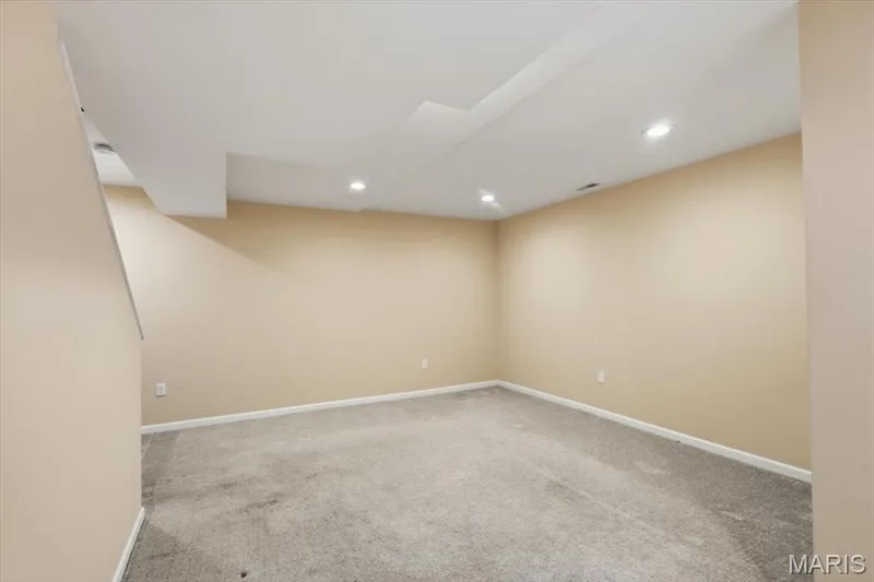 27 Loris Lane, St Charles, MO 63303 — listing photo 25 of 32