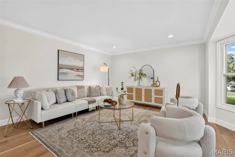 spacious living room perfect for hosting — 2251 Whitby Road, Chesterfield, MO 63017