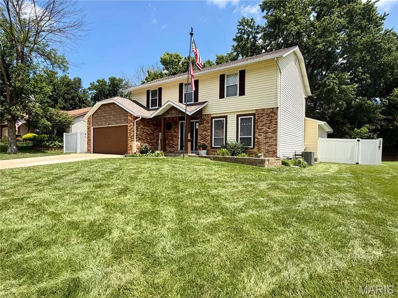 1392 Timothy Ridge Drive, St Charles, MO 63304 — listing photo 6 of 46