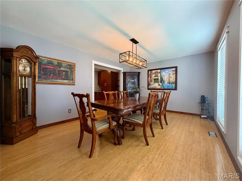 1392 Timothy Ridge Drive, St Charles, MO 63304 — listing photo 7 of 46