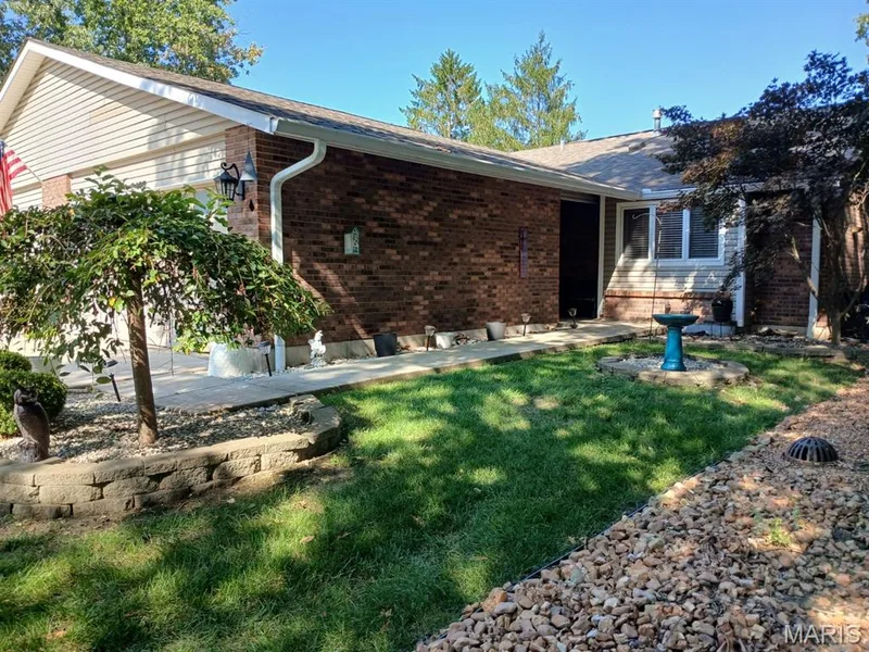 Front Yard. — 2498 Fox Bridge Court #19, Lake St. Louis, MO 63367