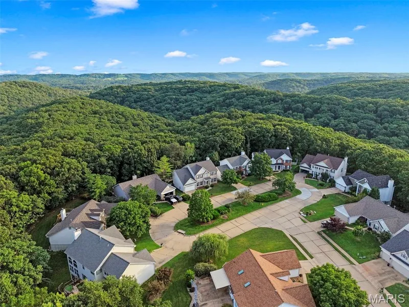 2860 Westridge Oaks Court, Grover, MO 63040 — listing photo 4 of 81