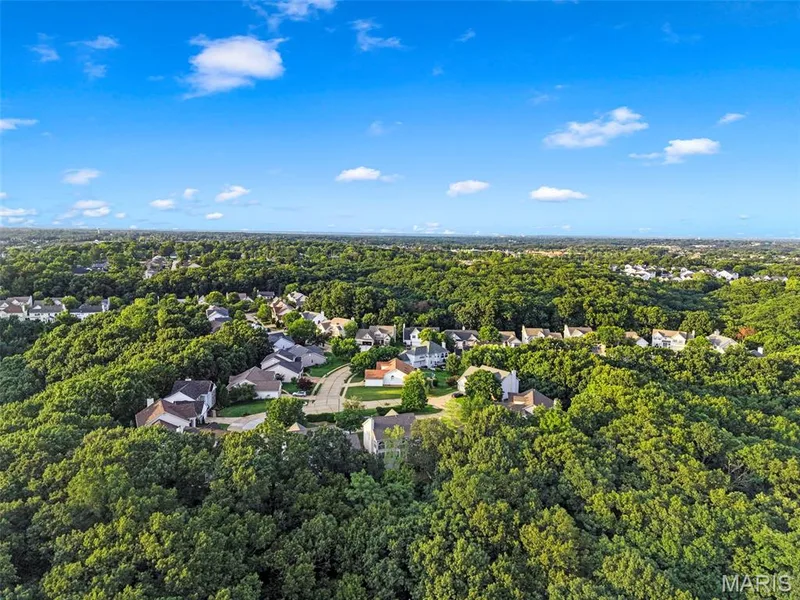 2860 Westridge Oaks Court, Grover, MO 63040 — listing photo 11 of 81