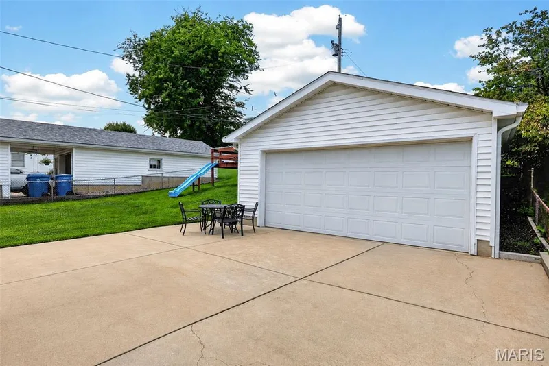 1817 W Clark Street, St Charles, MO 63301 — listing photo 11 of 41