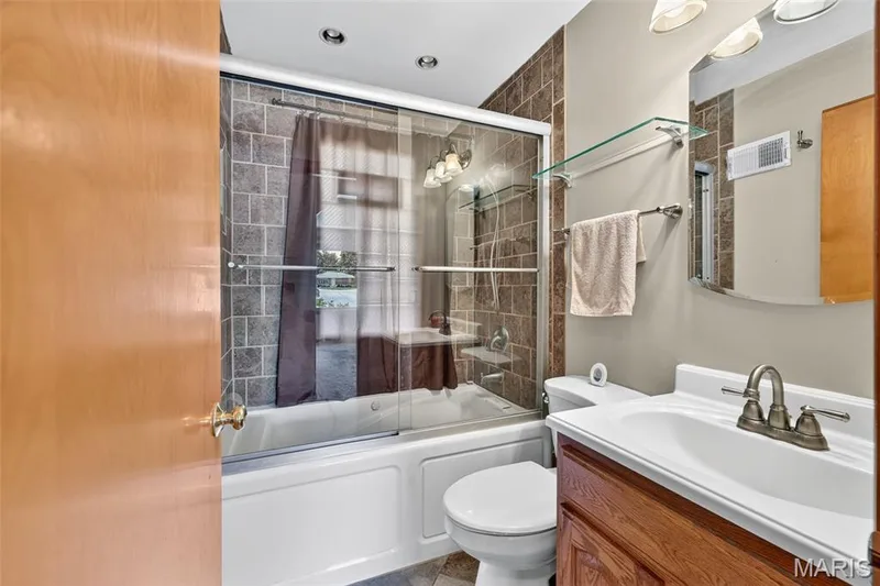 1817 W Clark Street, St Charles, MO 63301 — listing photo 23 of 41