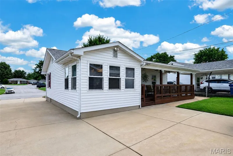 1817 W Clark Street, St Charles, MO 63301 — listing photo 38 of 41