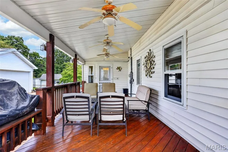1817 W Clark Street, St Charles, MO 63301 — listing photo 8 of 41