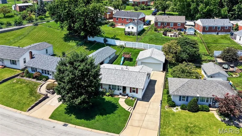 1817 W Clark Street, St Charles, MO 63301 — listing photo 28 of 41