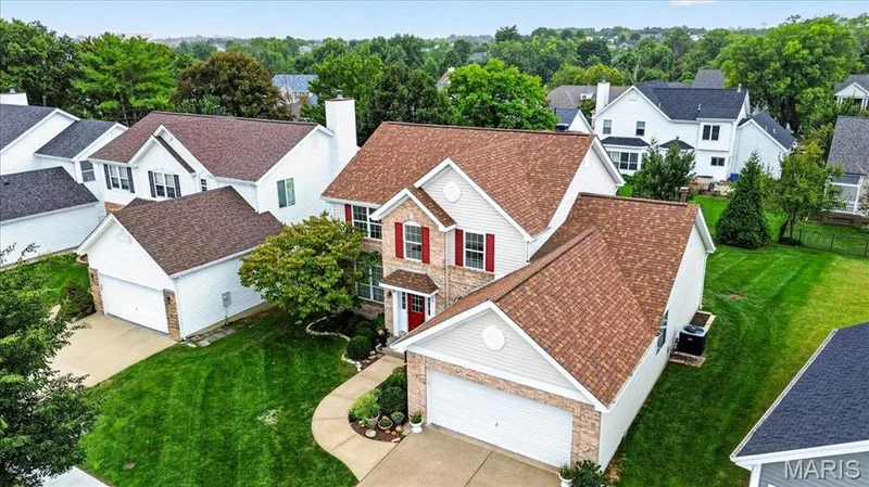 259 Cheval Square Drive, Chesterfield, MO 63005 — listing photo 2 of 43