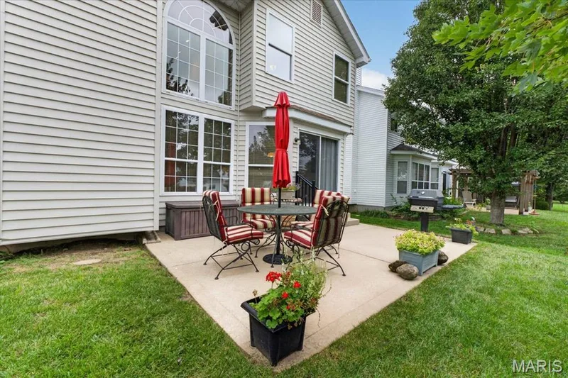 259 Cheval Square Drive, Chesterfield, MO 63005 — listing photo 33 of 43