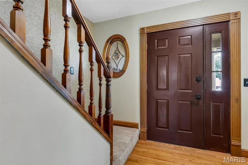 13 Tremaine Court, St Charles, MO 63304 — listing photo 3 of 27