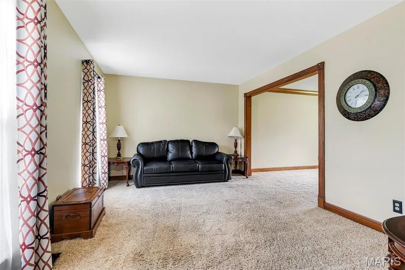 13 Tremaine Court, St Charles, MO 63304 — listing photo 5 of 27