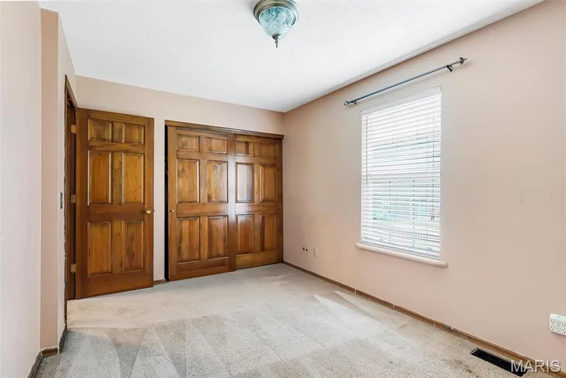 13 Tremaine Court, St Charles, MO 63304 — listing photo 18 of 27