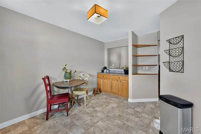384-386 Shadow Pines Drive, Wentzville, MO 63385 — listing photo 16 of 73