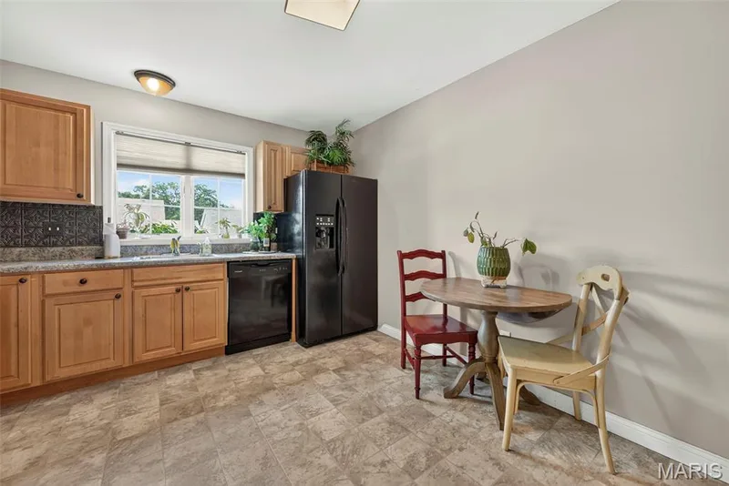 384-386 Shadow Pines Drive, Wentzville, MO 63385 — listing photo 17 of 73