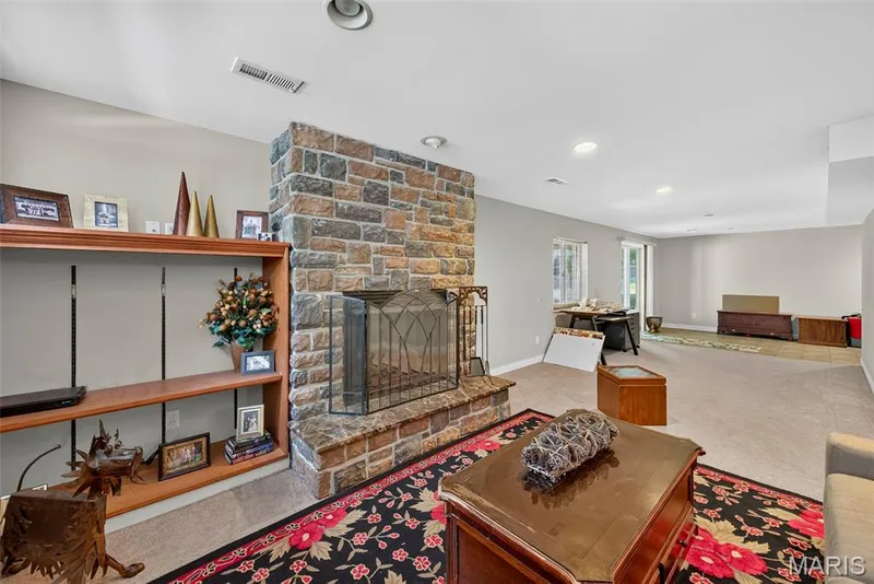 384-386 Shadow Pines Drive, Wentzville, MO 63385 — listing photo 26 of 73