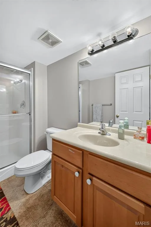 384-386 Shadow Pines Drive, Wentzville, MO 63385 — listing photo 36 of 73