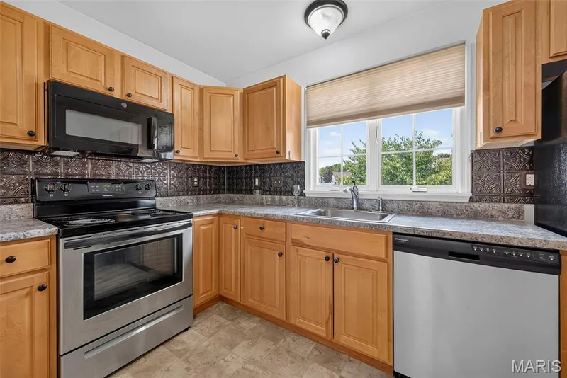 384-386 Shadow Pines Drive, Wentzville, MO 63385 — listing photo 53 of 73