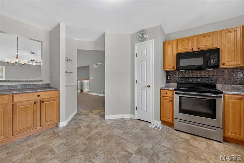 384-386 Shadow Pines Drive, Wentzville, MO 63385 — listing photo 56 of 73