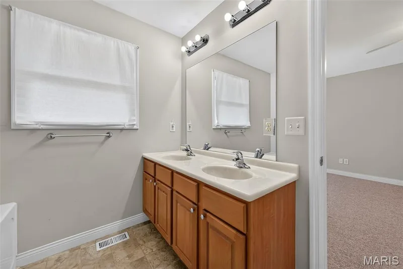 384-386 Shadow Pines Drive, Wentzville, MO 63385 — listing photo 60 of 73