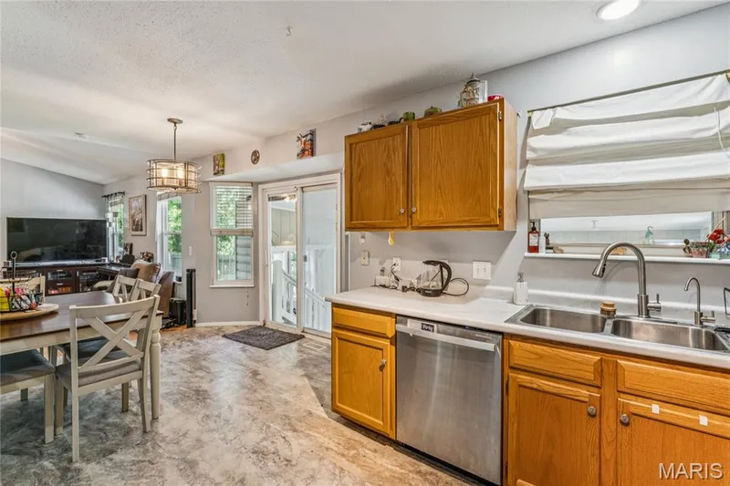 871 Molloy Drive, O'Fallon, MO 63366 — listing photo 15 of 35