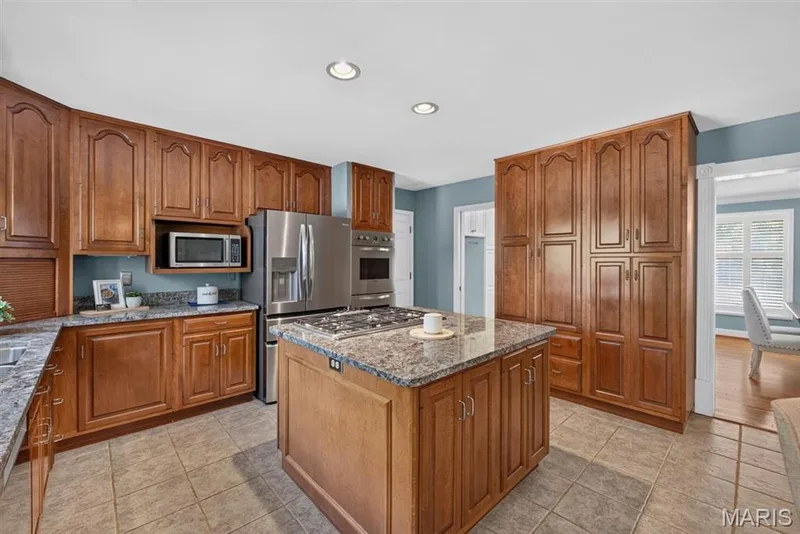 14761 Chesterfield Trails Drive, Chesterfield, MO 63017 — listing photo 16 of 54