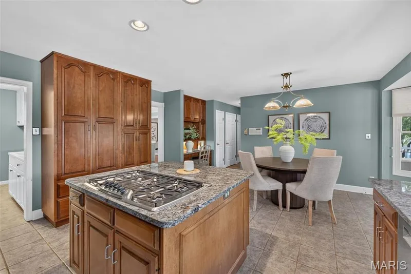 14761 Chesterfield Trails Drive, Chesterfield, MO 63017 — listing photo 17 of 54
