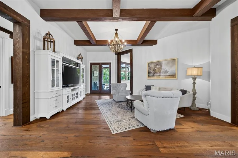 Dramatic elegant living area upon entry — 1950 Diehr Road, Wentzville, MO 63385
