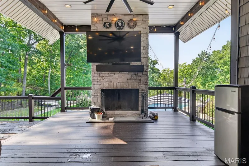 Outdoor wood burning fireplace — 1950 Diehr Road, Wentzville, MO 63385
