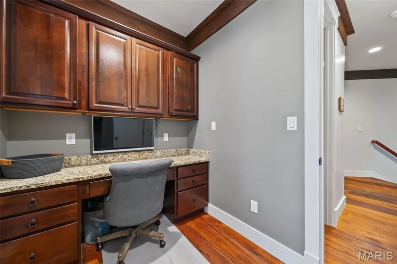 Granite desktop and crown molding — 1950 Diehr Road, Wentzville, MO 63385