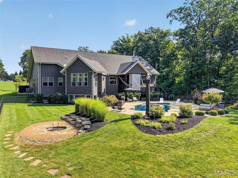 Many different areas for gathering together — 1950 Diehr Road, Wentzville, MO 63385